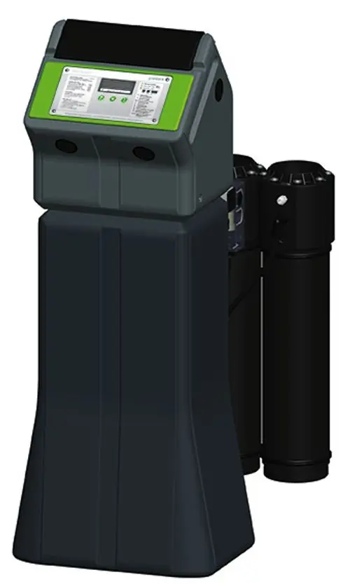 Schwarzes Gerät mit digitalem Display und Steuerfeldern, ergänzt durch zwei schwarze Zylindermodule. Es gehört zu den Produkten von Grünbeck zur Wasseraufbereitung.